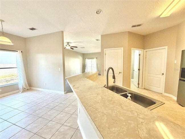 Building Photo - 1044 Longville Cir