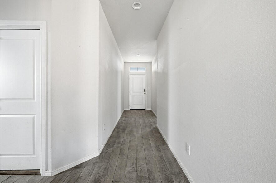 Building Photo - 8520 Trickham Bnd