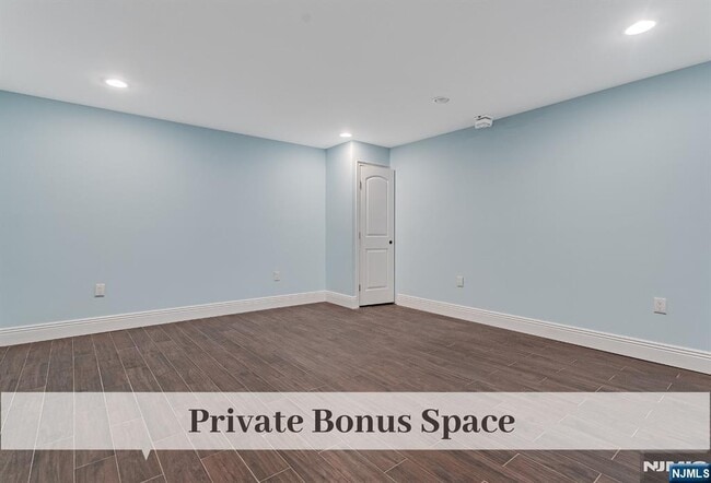 Building Photo - 230 Hillcrest Rd