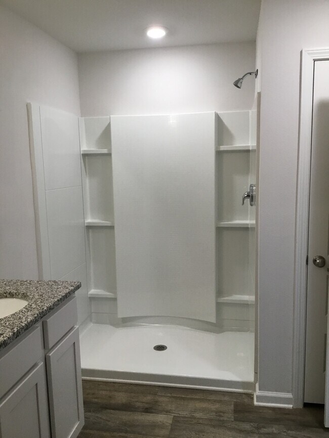 Building Photo - Beautiful 3/2 Family home in Beulah- Close to Navy Federal Credit Union Main Campus!