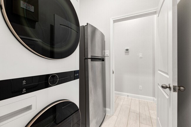 Building Photo - 6442 Pomegranate Blossom Dr