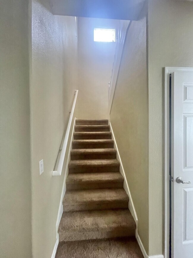 Building Photo - 2801 Eagles Roost Cir