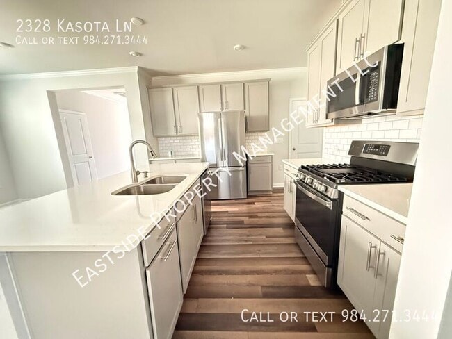 Building Photo - 2328 Kasota Ln
