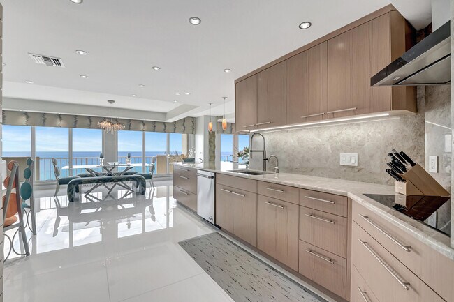 Building Photo - 4301 N Ocean Blvd