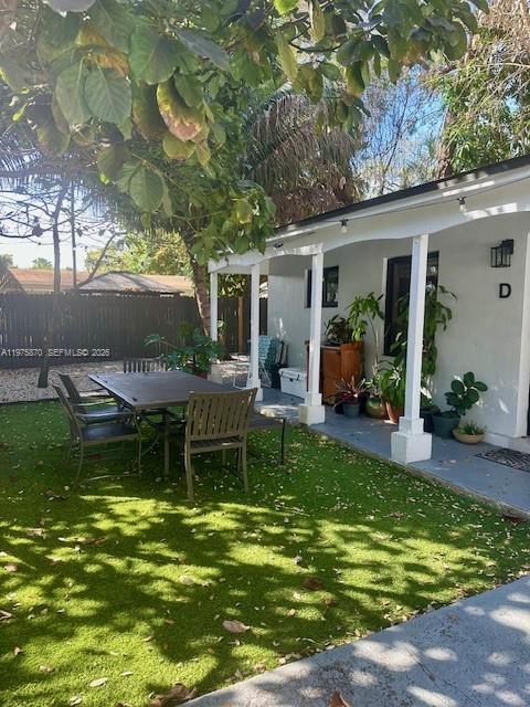 Building Photo - 1750 NE 144th St