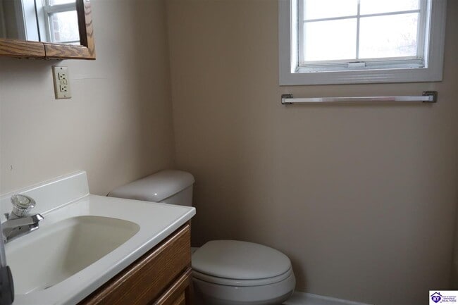 Building Photo - 4484 Rineyville Rd