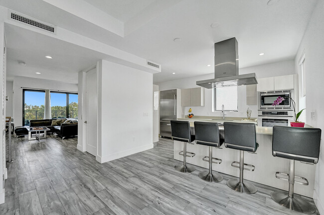 dining room 3rd floor exiting to living room and kitchen - 340 Balboa St