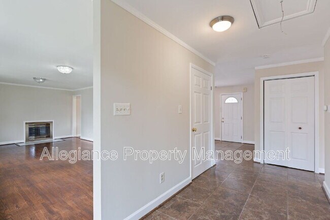 Building Photo - 2311 N Dinwiddie St
