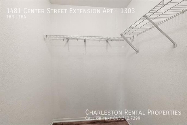 Building Photo - 1481 Center Street Ext