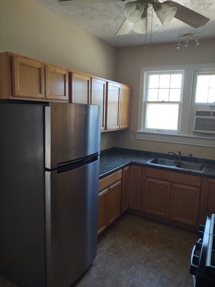 Kitchen northview - 220 W Walnut St