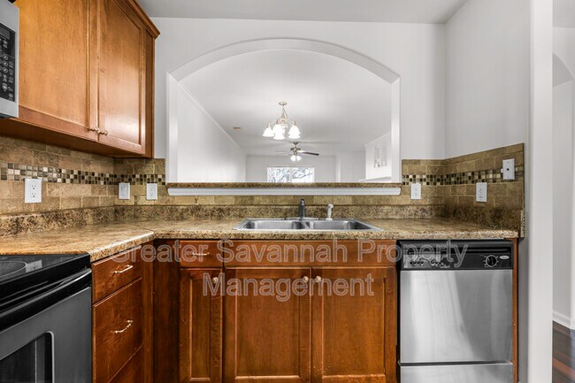 Building Photo - 70 Winter Lake Cir