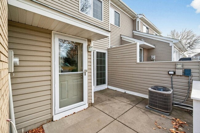 Building Photo - 13460 60th Pl N