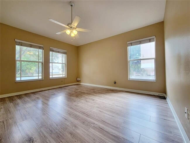 Building Photo - 2008 N Albany Ave