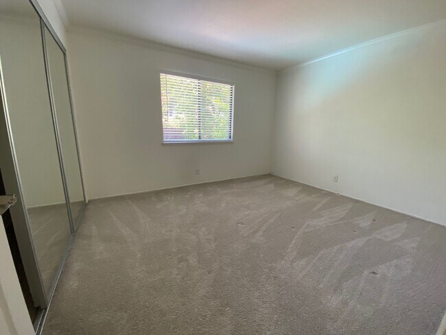 Building Photo - ALMADEN VALLEY - Sharp home with 4 large bedrooms (plus bonus room) and 3 full bathrooms, pool.