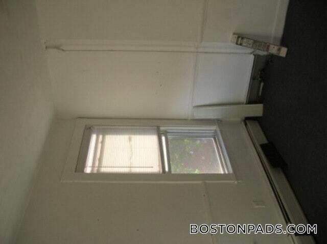 Building Photo - 35 Brookline St