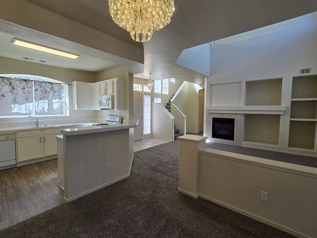 Building Photo - Beautiful South Reno Home in Gated Community