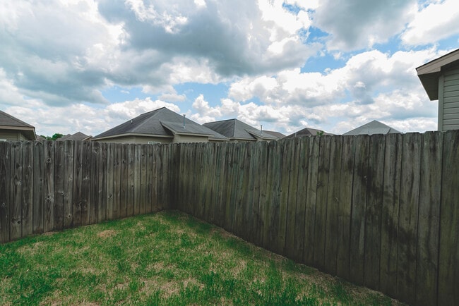 Building Photo - 9703 Full Moon Cir