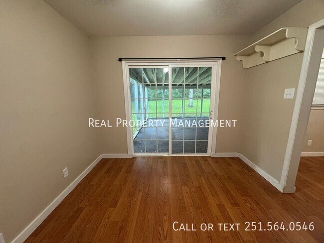 Building Photo - 4440 Nicholl Dr