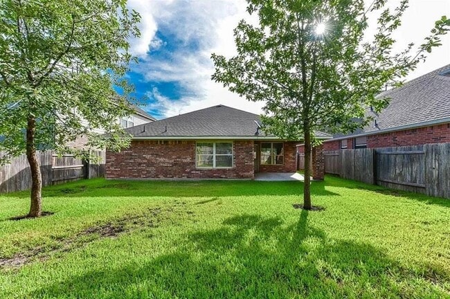 Building Photo - 711 Edwards Walk Dr
