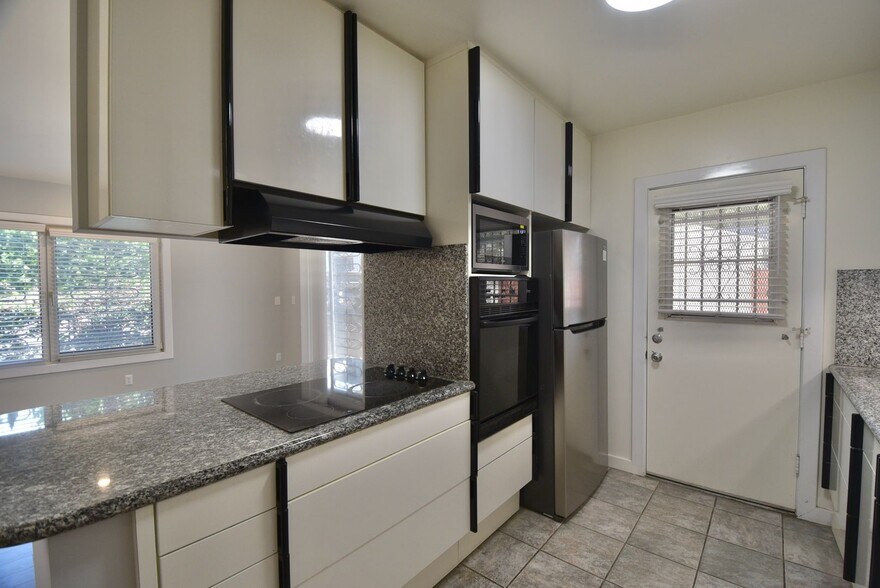 Building Photo - 11204 Peach Grove St