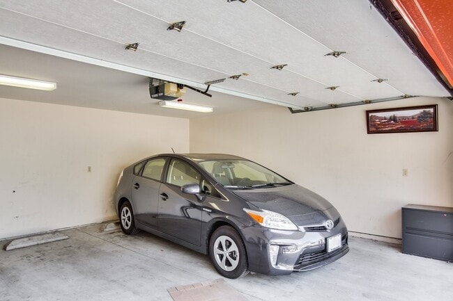 Building Photo - 831 Allerton Ct