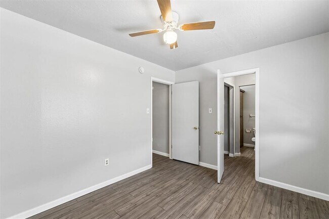 Building Photo - 1401 E St