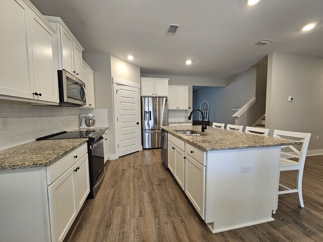 Building Photo - 5825 Danbury Blvd