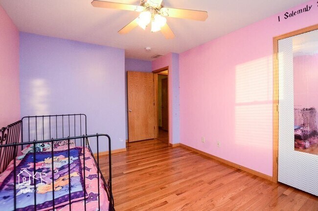 Building Photo - FENCED BACKYARD, CLOSE TO FT. RILEY!