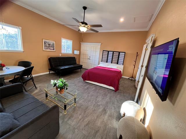 Building Photo - 10480 Parkview Cir