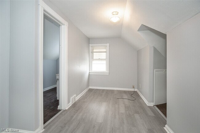 Building Photo - 12010 Longmead Ave