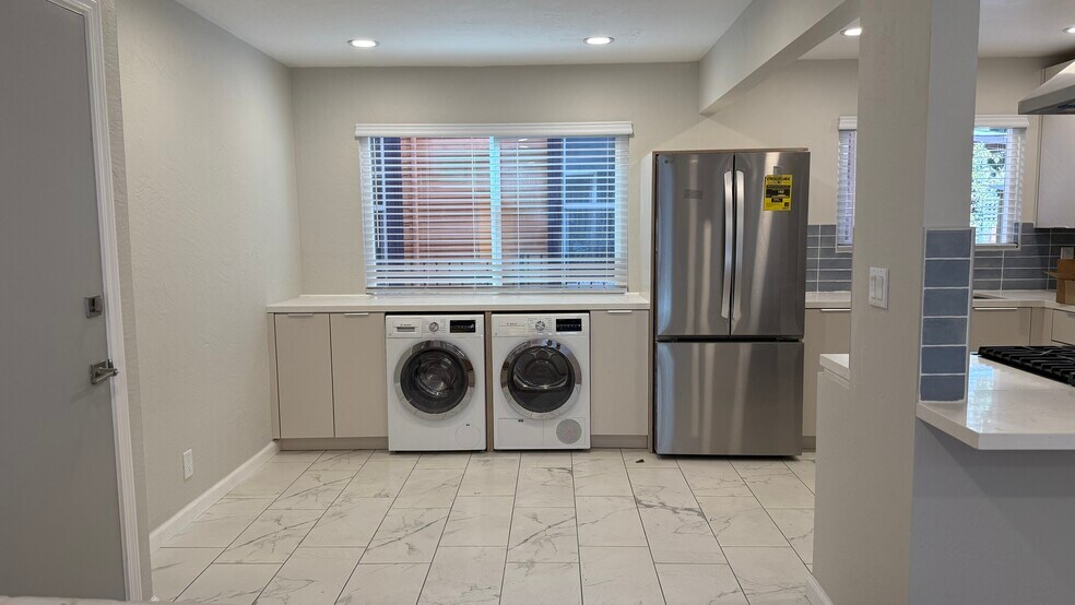 Building Photo - 3640 West St