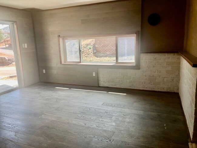 Building Photo - Pioche Mining Town 2 Bedroom Home