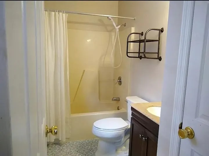 Building Photo - 294 SW Greenridge Ln