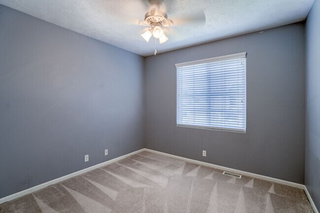 Building Photo - Must See 3 Bedroom In Coyote Run!!