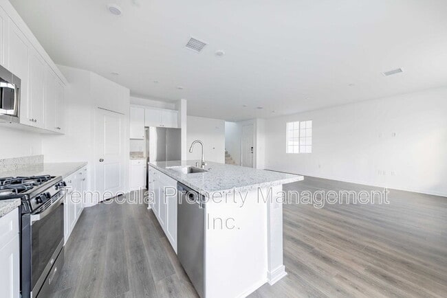 Building Photo - 29243 Victoria Bch Blvd