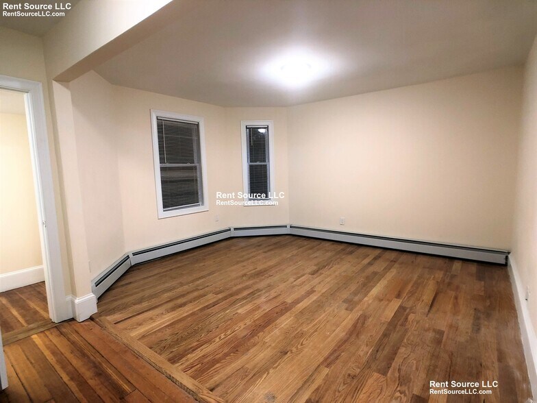 Building Photo - 6-8 Nashua St. Unit 2