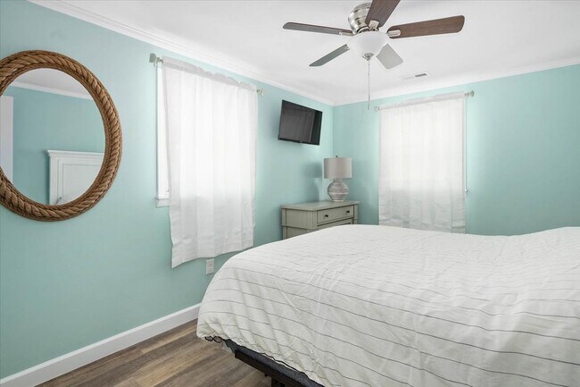 Building Photo - 322 Bayshore Dr