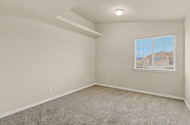 Building Photo - 14384 Alma Point