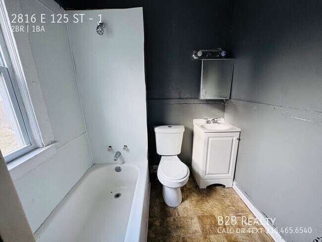 Building Photo - 2816 E 125th St