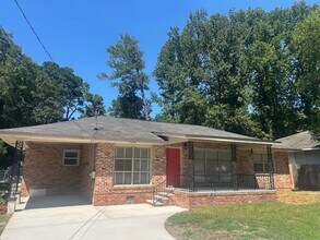 Building Photo - New On the Market!