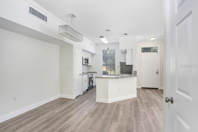 Building Photo - 9142 Lake Chase Island Way