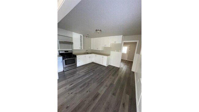 Building Photo - 606 Marshall St