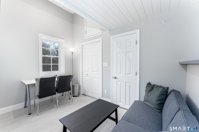 Building Photo - 280 Old Lambert Rd