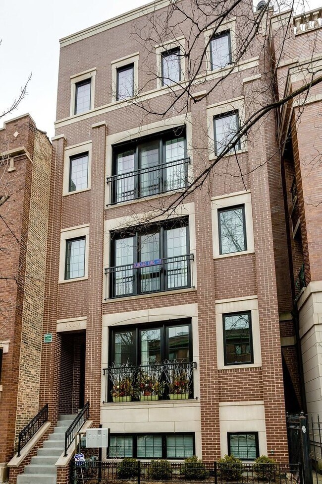 Building Photo - 3849 N Southport Ave