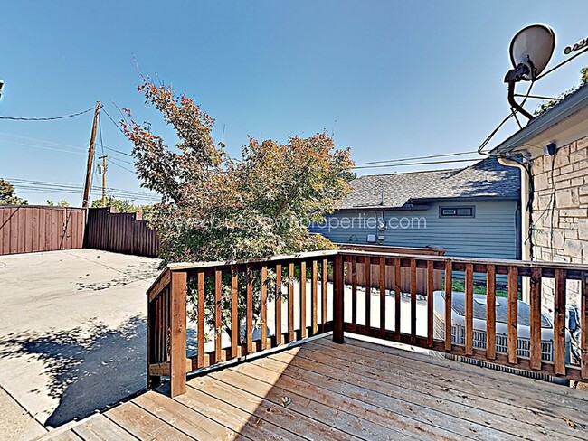 Building Photo - 2137 Barberry Dr