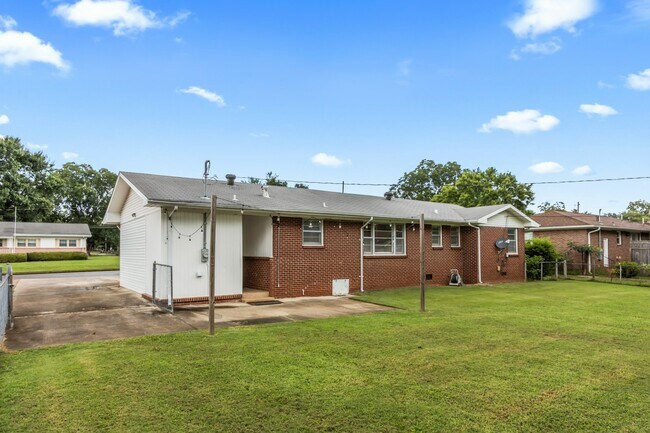 Building Photo - 4301 Richardson Dr NW