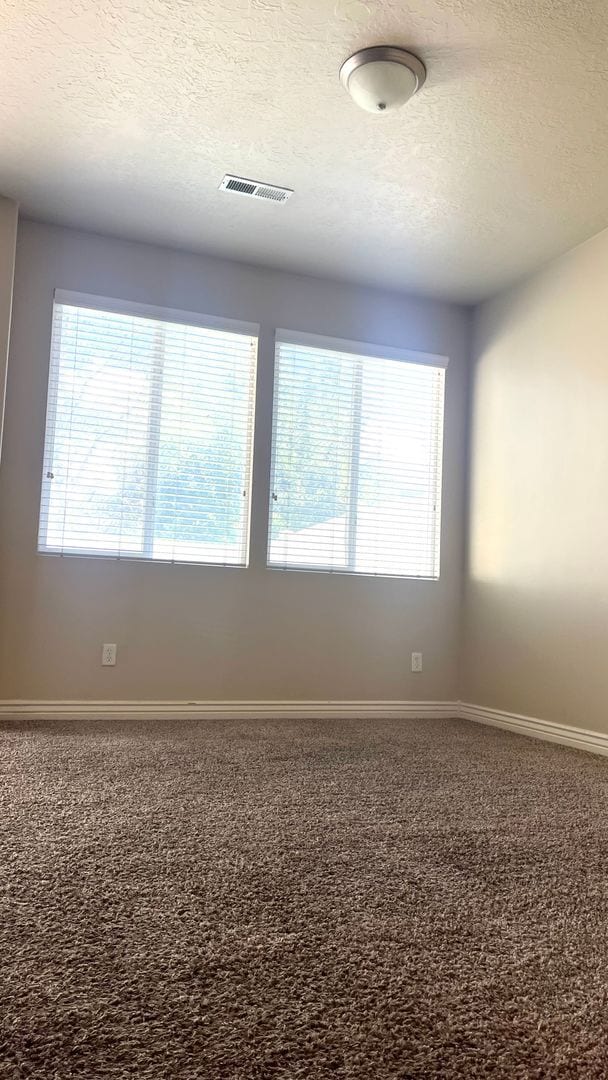 Building Photo - 3 Bedroom/2.5 Bathroom townhome in WVC