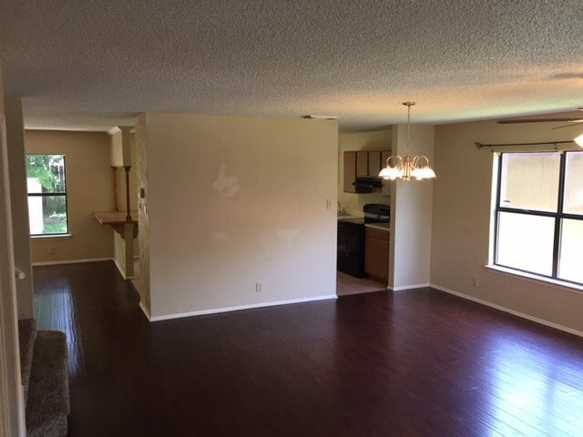 Building Photo - *COMING SOON* Spacious 4-Bedroom, 2.5-Bath Home with One-Car Garage!