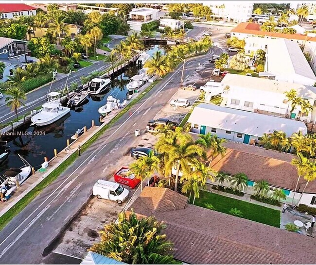 Primary Photo - 3208 Canal Dr