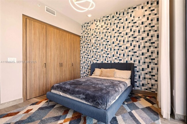 Building Photo - 3581 E Glencoe St